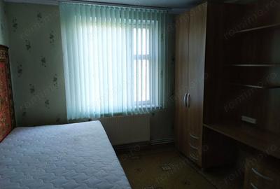 Apartament cu 3 camere decomandat în Vlahuță