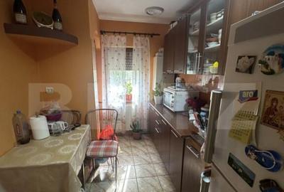 Apartament cu 3 camere decomandat, mobilat în Micro 17