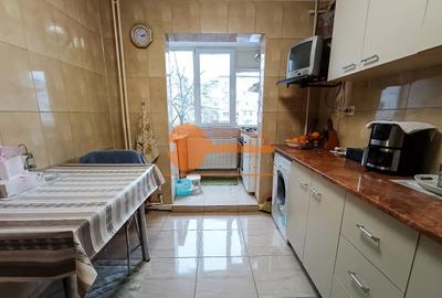 Apartament cu 3 camere decomandat în Crângași - 1