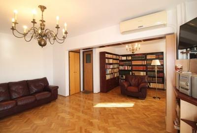Apartament cu 3 camere semidecomandat, mobilat în Eroii Revoluției
