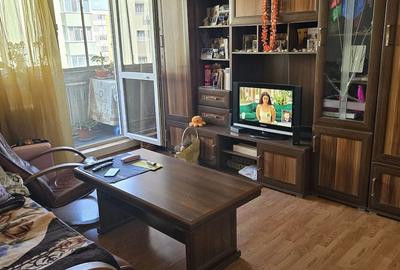 Apartament cu 3 camere decomandat în Rahova - 2