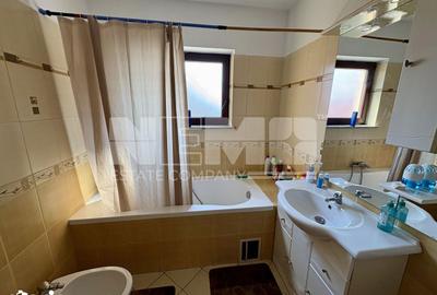 Apartament cu 3 camere în Central - 1