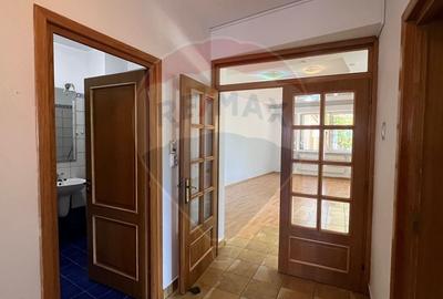 Inchiriere casa - vila cu 6 camere,  zona Cosbuc Inchiriere casa - vila cu 6 camere,  zona Cosbuc - 11