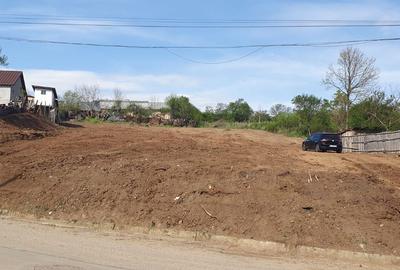 Teren de 1300 mp, în Bucovăț - 1