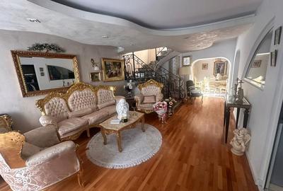 Casă cu 5 camere cu Teren 300 Mp în Central - 1