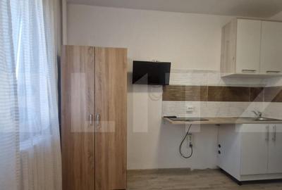 Camera de camin renovata complet, cu baie, 10 mp, zona Flori - 4