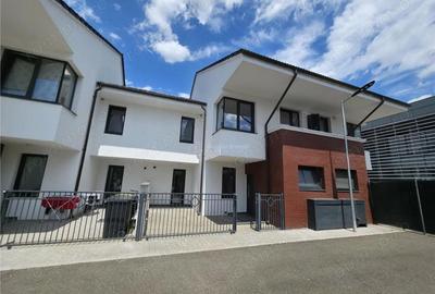 Casă cu 5 camere cu Teren 85 Mp în Central - 2