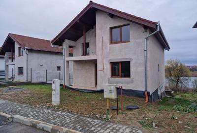 Casă cu 4 camere în Vest - 5