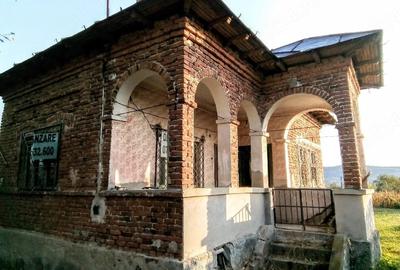 Casă cu Teren 1500 Mp în Crâmpotani - 1