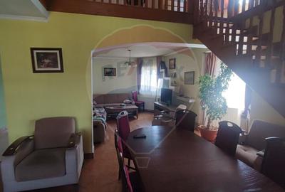Casă individuală cu 6 camere cu Teren 1484 Mp în Oșorhei - 2