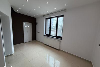Casă cu 6 camere cu Teren 350 Mp în Ultracentral