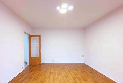 Apartament cu 3 camere decomandat în Lacul Tei - 4
