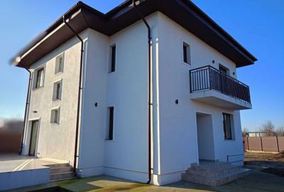 Casă cu 4 camere în Samurcași - 8