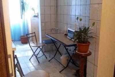 Apartament cu 3 camere decomandat în Central - 1