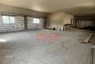 Nou! Sp. comercial P M, S=236 mp. teren 795 mp, zona T. Vlad - 9