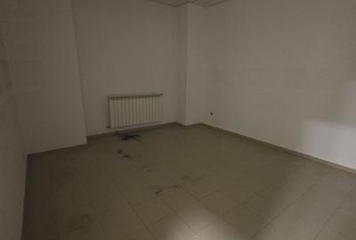 Spatiu comercial cu suprafața de 110/220 mp parter - 13