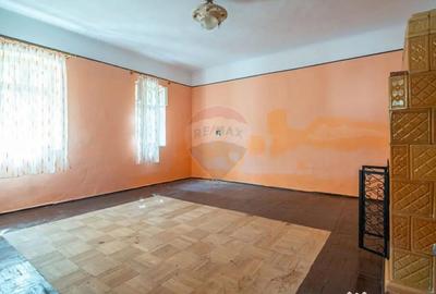 Casă cu 7 camere cu Canalizare în Central - 11