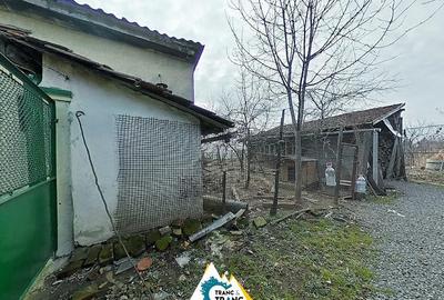 Casa traditionala cu 4 camere, in Cuvin - 14