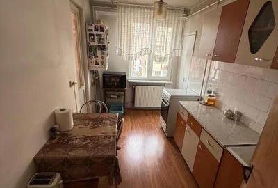 Apartament cu 3 decomandat - zona Grivitei. - 4