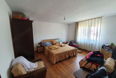 Casă cu 6 camere în Colentina