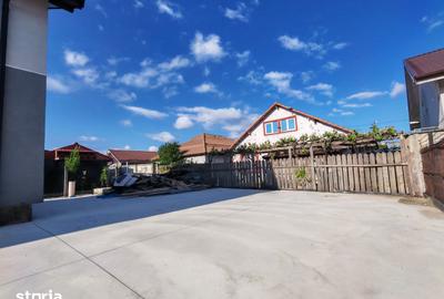 Casă cu 5 camere cu Teren 300 Mp în Lumina - 1