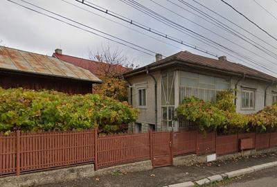 Casă cu 4 camere în Central - 1