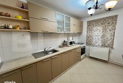Apartament cu 3 camere decomandat, mobilat în Central - 9