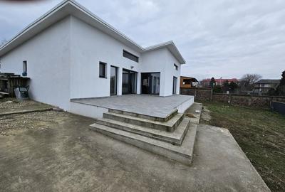 Casă cu 4 camere cu Teren 950 Mp în Snagov