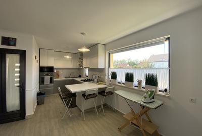 Casa individuala mobilata elegant, 4 camere, 2 bai, gradina Cristian SB - 4