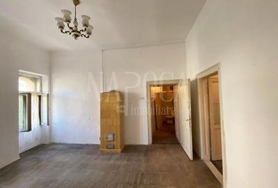 Apartament cu 3 camere semidecomandat în Central - 1