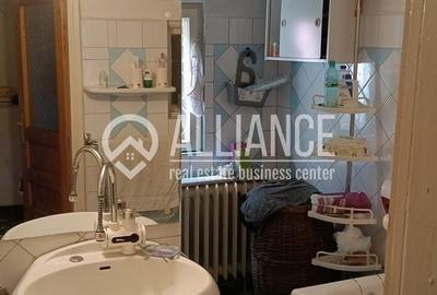 Casă cu 6 camere cu Canalizare în Central - 11