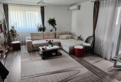 Apartament cu 3 camere decomandat în Central - 1
