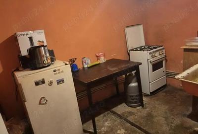 Casă cu 2 camere cu Teren 50 Mp în Gara