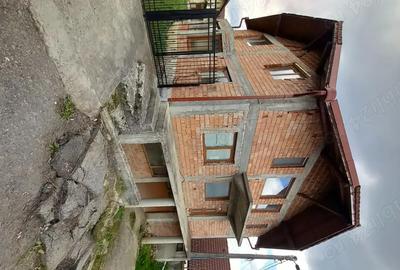 Casă cu 5 camere în Central - 3