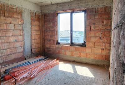 Casă cu 4 camere cu Teren 250 Mp în Vârteju - 2