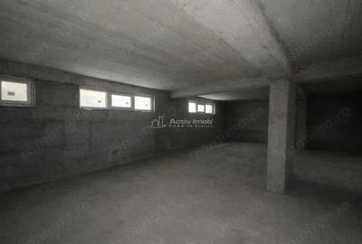 Spațiu comercial, de 836 mp, în Central - 3