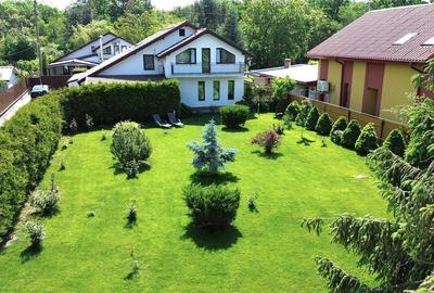 Vilă spectaculoasă la poalele Cr?ngului Petresti - 1