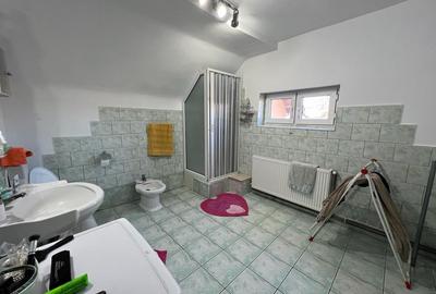Casă cu 5 camere cu Teren 400 Mp în Central - 13