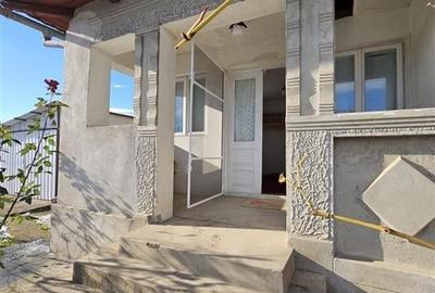 PRET DE APARTAMENT - DE VANZARE CASA cu TEREN  IN TG TROTUS LA STRADA PRICIPALA - 4