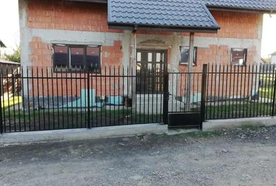 Casă cu 5 camere cu Teren 823 Mp în Horpaz - 2