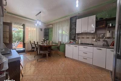 Casă cu 7 camere cu Teren 766 Mp în Central - 2