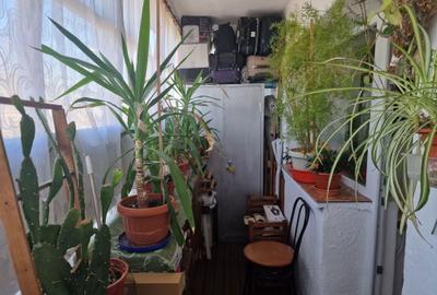 Apartament cu 3 camere decomandat în 1 Mai - 2