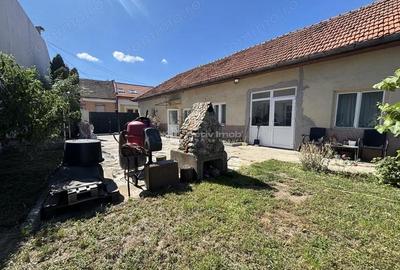 Casă cu Teren 544 Mp în Central