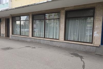 Spațiu comercial, de 120 mp, în Central - 11