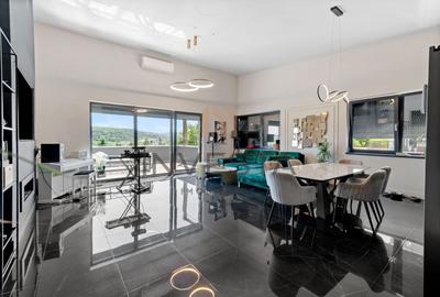 Apartament cu 4 camere semidecomandat, mobilat în Grigorescu