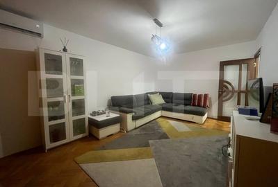 Apartament de vanzare, cu 3 camere, decomandat, 65mp, zona Lipovei - 2