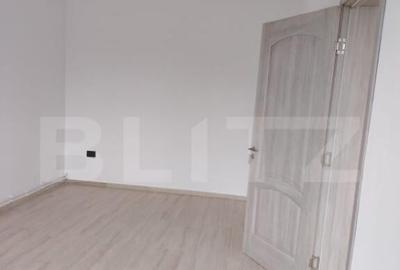 Casa de vanzare, cu 6 camere, 288 mp, zona Voinesti - 15