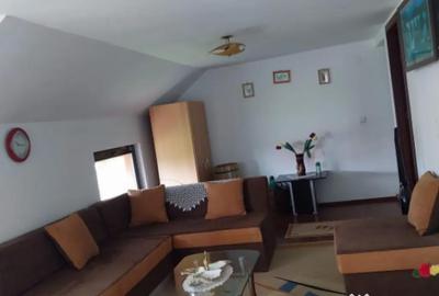 Casă cu 7 camere cu Teren 1330 Mp în Central - 6