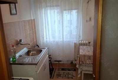 Vand apartament 3 camere, 3 3, ?arpanta, boxa, zona ultracentrala Vand apartament 3 camere, 3 3, ?arpanta, boxa, zona ultracentrala - 1