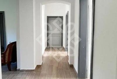 Spațiu comercial, de 318 mp, în Central - 9